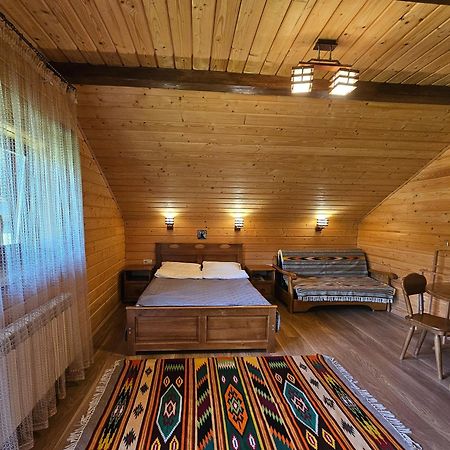 Guesthouse Kolo Druziv Tatariv Ngoại thất bức ảnh