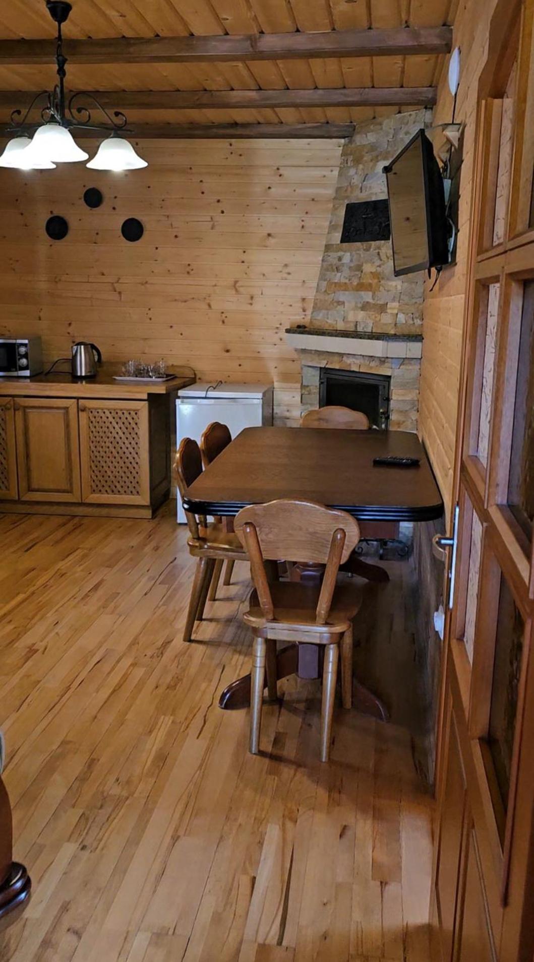 Guesthouse Kolo Druziv Tatariv Ngoại thất bức ảnh